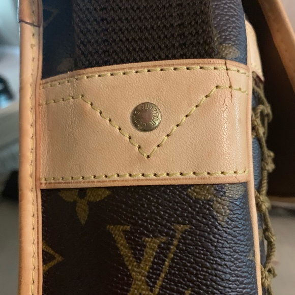 Louis Vuitton Congo PM Messenger - Picture 11 of 14